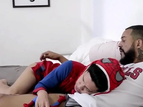Tio arrombou o sobrinho novinho