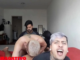 Um putinho queria comer meu namorado ander hard mas tinha que levar a piroca do kxorro! video completo vc encontra no meu xvideos red!